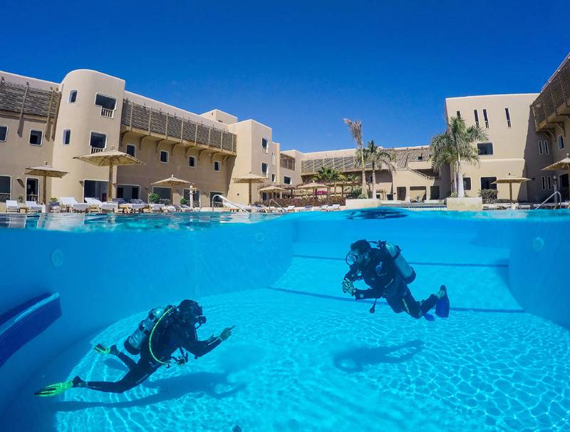 Tauchreise Rotes Meer/Ägypten | The Breakers Lodge Soma Bay | Pool-Tauchübungen