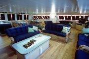 Tauchsafari Bahamas | Tauchschiff Aqua Cat | Lounge und Speisesaal