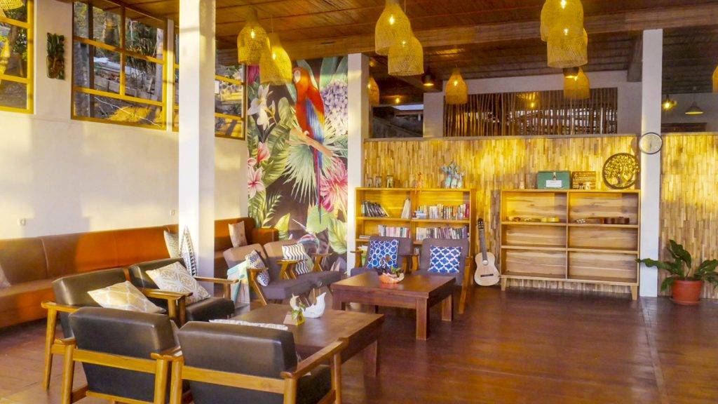 Sulawesi | Bastianos Froggies Lembeh | Lounge