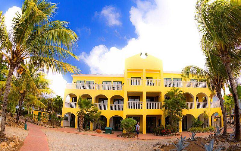 Tauchreise Karibik | Buddy Dive Resort Bonaire | Hotelgebäude