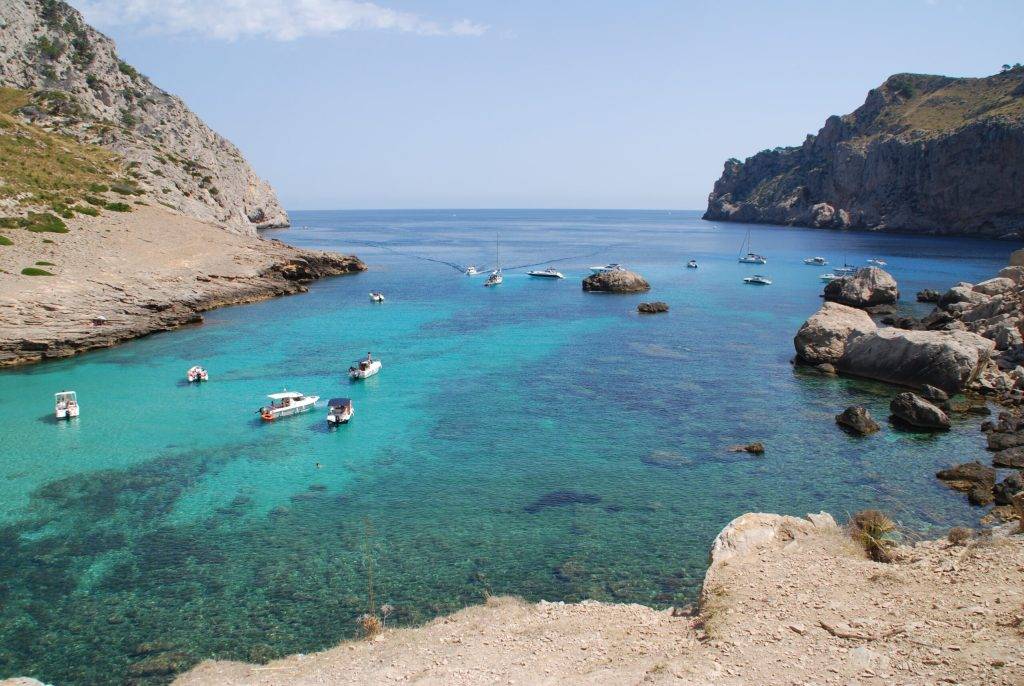 Tauchreise Mallorca | Calas mit Tauchbooten