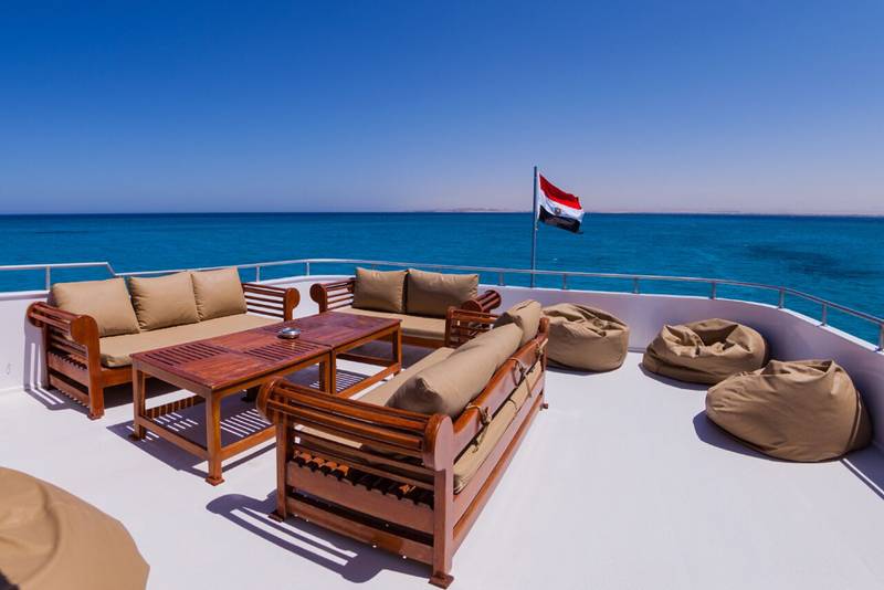 Tauchsafari Rotes Meer/Ägypten | Firebird Tauchschiff | Sonnendeck zum Relaxen