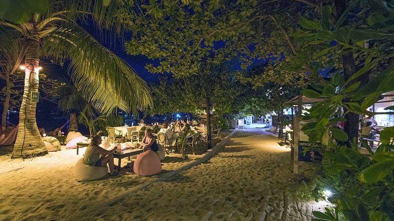 Tauchreise Philippinen (Malapascua Island) | Hippocampus Beach Resort | Strandbar