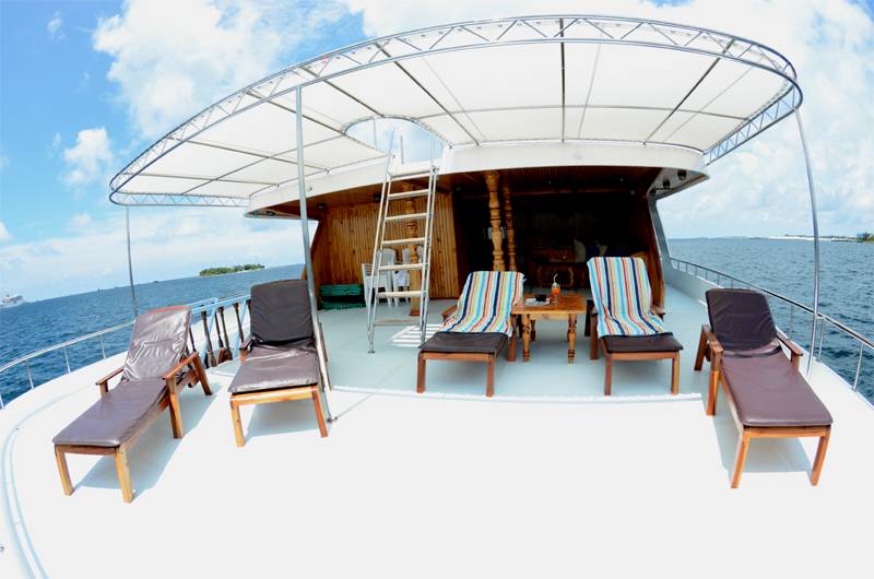 Tauchsafari Malediven | Mariana Tauchschiff | Sonnendeck