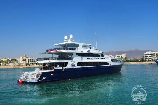 Tauchsafari Oman | Oman Aggressor Tauchschiff | Yacht