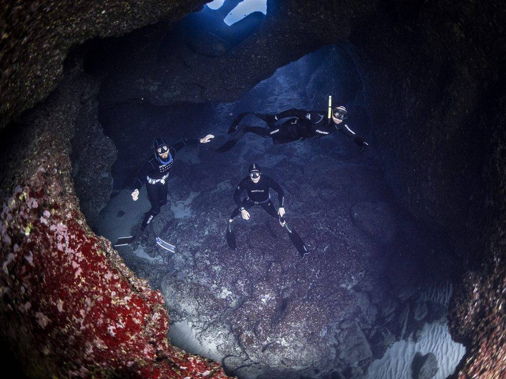 Freedive Menorca | Tauchen in Höhlen