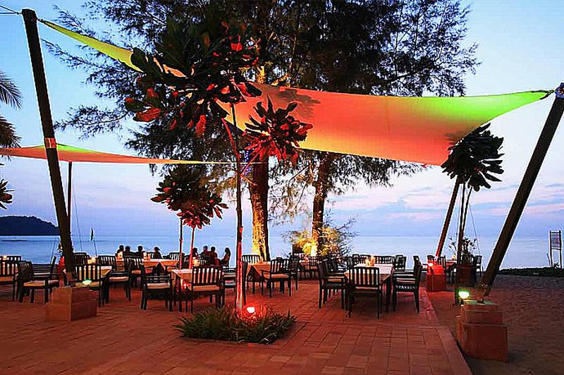 Tauchreise Thailand | Baan Khaolak Beach Resort | Outdoor-Dinner