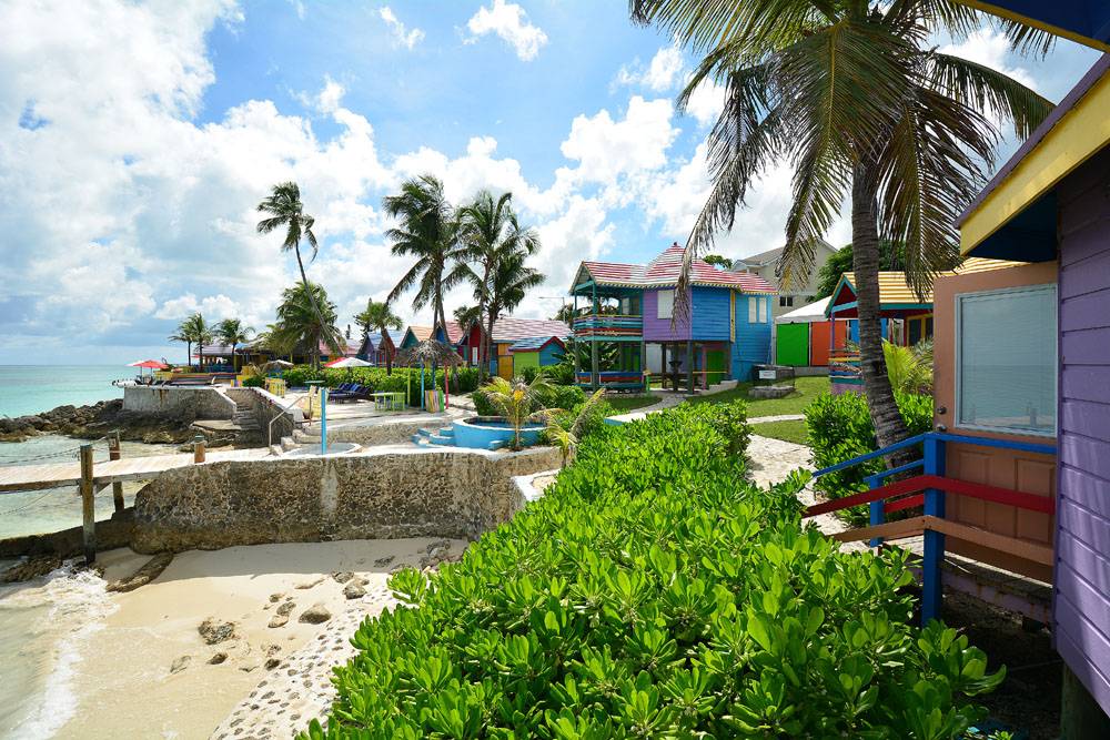 Tauchreise Bahamas | Compass Point Beach Resort | Karibische Holzbungalows