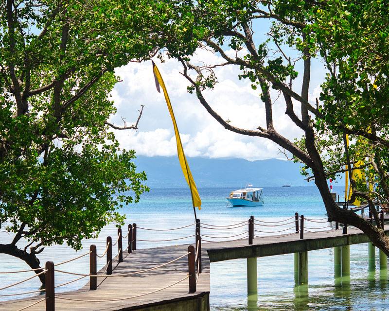 Tauchreise Sulawesi (Indonesien) | Bunaken Oasis Dive Resort and Spa | Tauchboot-Anleger