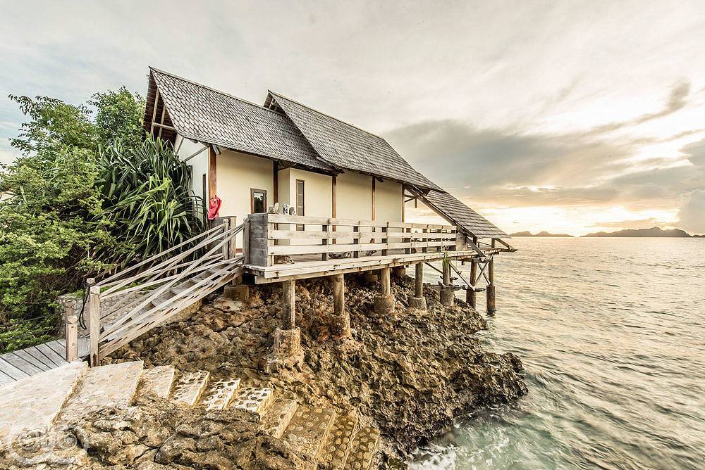 Tauchreise Raja Ampat (Indonesien) | Misool Eco Resort | Stelzenbungalow