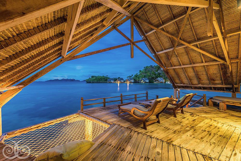Tauchreise Raja Ampat (Indonesien) |  Misool Eco Resort | Relaxzone über Wasser