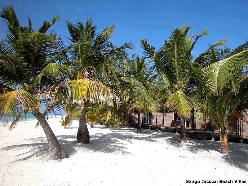 Tauchreise Malediven | Kuredu Island Resort & Spa | Sangu Jacuzzi Beach-Villas