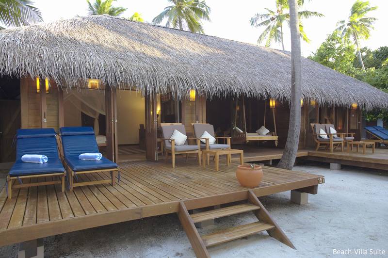Tauchreise Malediven | Medhufushi Island Resort | Terrasse der Beach Villa Suite