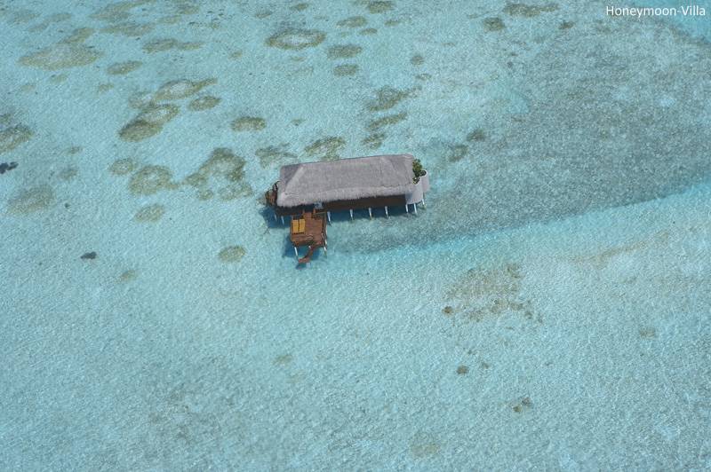 Tauchreise Malediven | Medhufushi Island Resort | Wasserbungalow