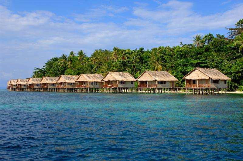 Tauchreise Indonesien (Raja Ampat) | Papua Paradise Eco Resort | Wasserbungalows