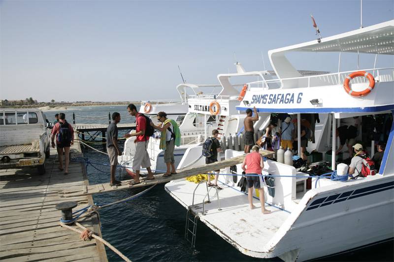 Tauchreise Rotes Meer | Shams Alam - Wadi Gimal Diving Center | Tauchboot