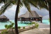 Tauchreise Malediven | SUB AQUA Dive Center Maldives Thulhagiri: Resort & Spa | Stelzenhäuser im Wasser