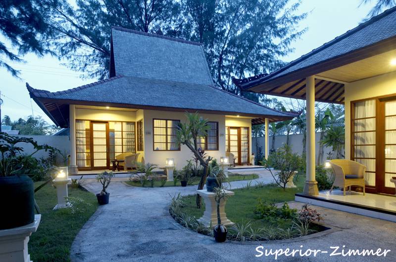 Tauchreise Indonesien (Gili Terawangan) | Villa Almarik Resort & Spa | Superior-Zimmer Außenansicht