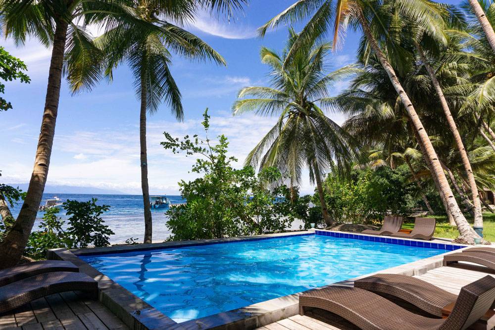 Tauchreise Sulawesi (Indonesien) | Sali Bay Resort | Resortpool