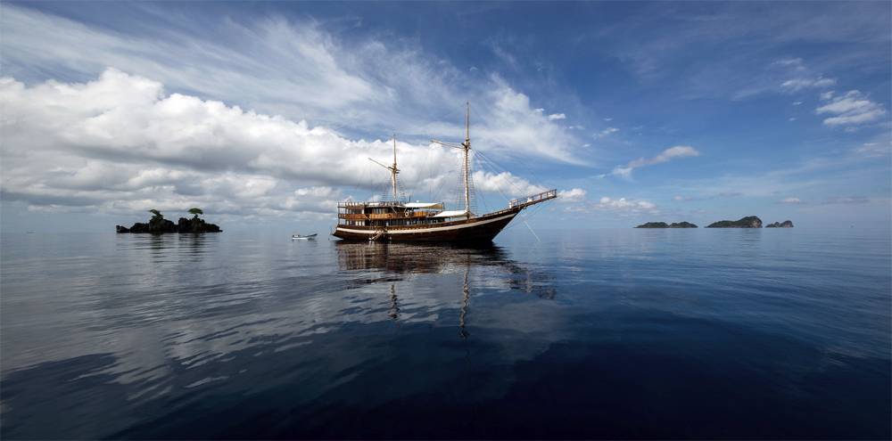 Tauchsafari Indonesien | Coralia Tauchschiff | Phinisi-Segelschoner