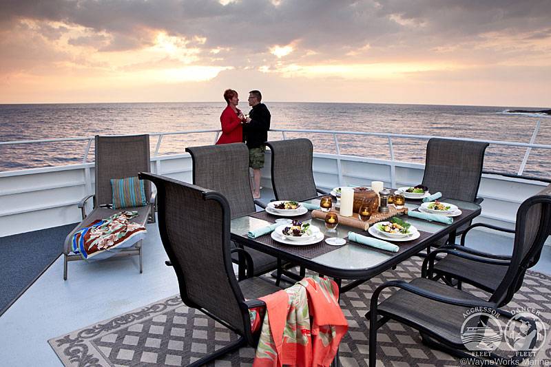 Tauchsafari Hawaii | Kona Aggressor 2 Tauchschiff | Dinner mit Romantikfaktor