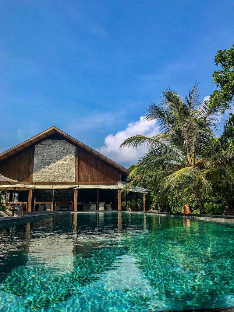 Tauchreise Malediven | The Barefoot Eco Hotel | Pool