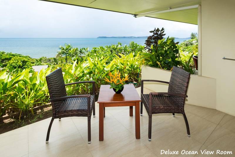 Tauchreise Fidschi | Volivoli Beach Resort | Deluxe Ocean View Room Terrasse