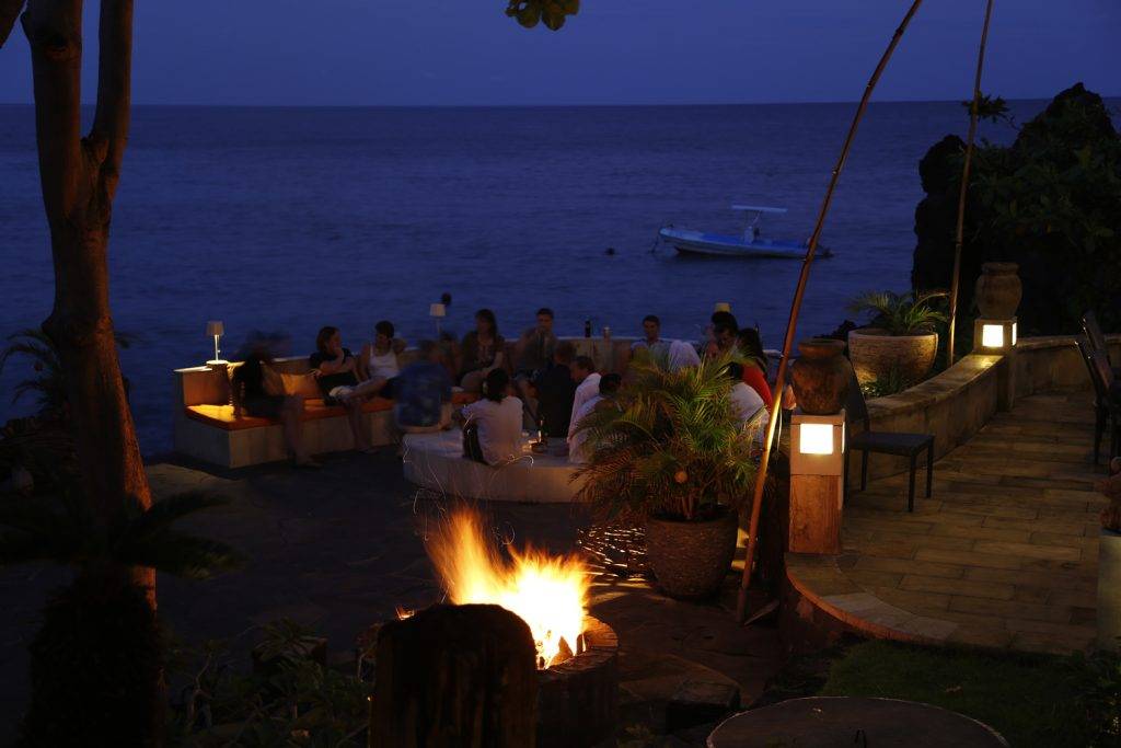 Tauchreise Bali (Indonesien) | Alam Batu Beach Bungalow Resort | Dinnerbereich