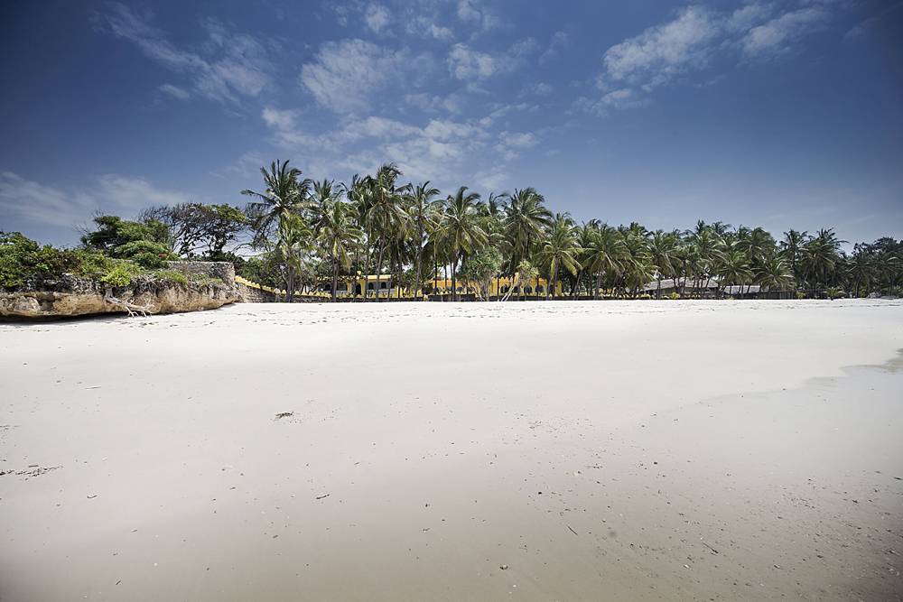 Tauchreise Kenia | Coconut Beach Lodge | Weißer Strand