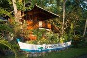 Tauchreise Indonesien (Sulawesi) | Lembeh Resort Dive Resort & Spa | Tropisch bewachsener, versteckter Pavillon