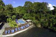 Tauchreise Indonesien (Sulawesi) | Lembeh Resort Dive Resort & Spa | Tropisches Hotelgelände von oben