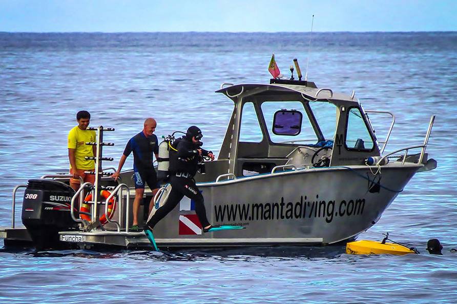 Tauchreise Madeira | Galo Resort Galomar | Manta Diving Tauchboot