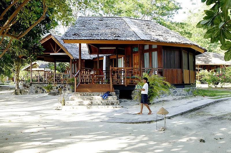 Tauchreise Sulawesi (Indonesien) | Gangga Island Resort & Spa | Pavillons mit Balkon