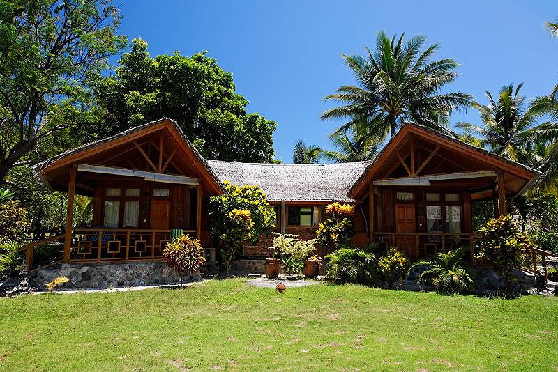 Tauchreise Sulawesi (Indonesien) | Gangga Island Resort & Spa | Tropische Gartenanlage