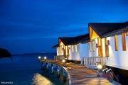 Tauchreise Malediven | Reethi Beach Resort: Sea-Explorer Tauchschule | Wasservilla