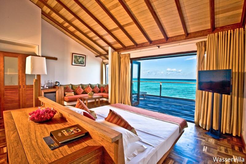 Tauchreise Malediven | Reethi Beach Resort: Sea-Explorer Tauchschule | Wasservilla mit Ausblick