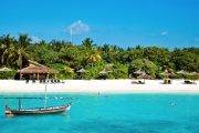 Tauchreise Malediven | Reethi Beach Resort: Sea-Explorer Tauchschule | Weißer Sandstrand