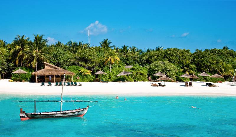 Tauchreise Malediven | Reethi Beach Resort: Sea-Explorer Tauchschule | Weißer Sandstrand