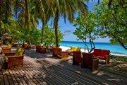 Tauchreise Malediven | Reethi Beach Resort: Sea-Explorer Tauchschule | Restaurantterrasse