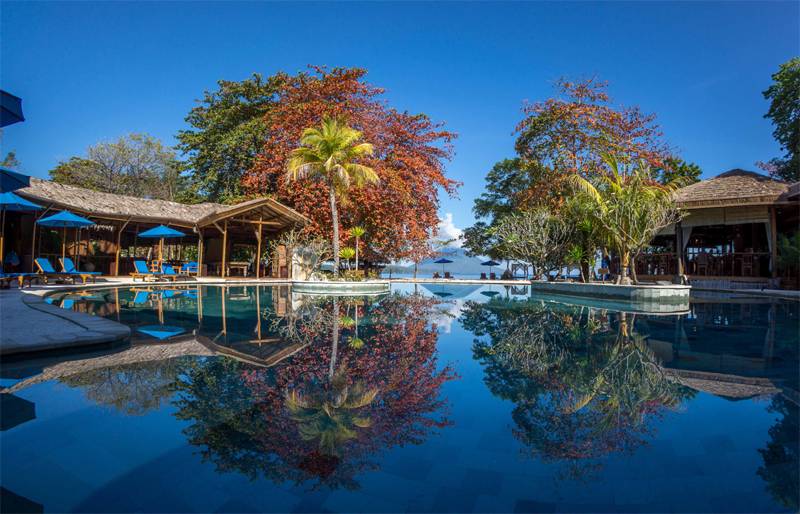 Tauchreise Indonesien (Sulawesi)  | Siladen Resort & Spa | Tropischer Pool