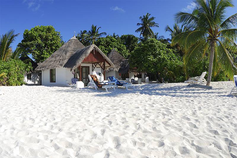 Tauchreise Malediven | SUB AQUA Dive Center Maldives Thulhagiri: Resort & Spa | Strandbungalow