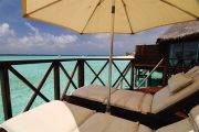 Tauchreise Malediven | SUB AQUA Dive Center Maldives Thulhagiri: Resort & Spa | Wasserterrasse