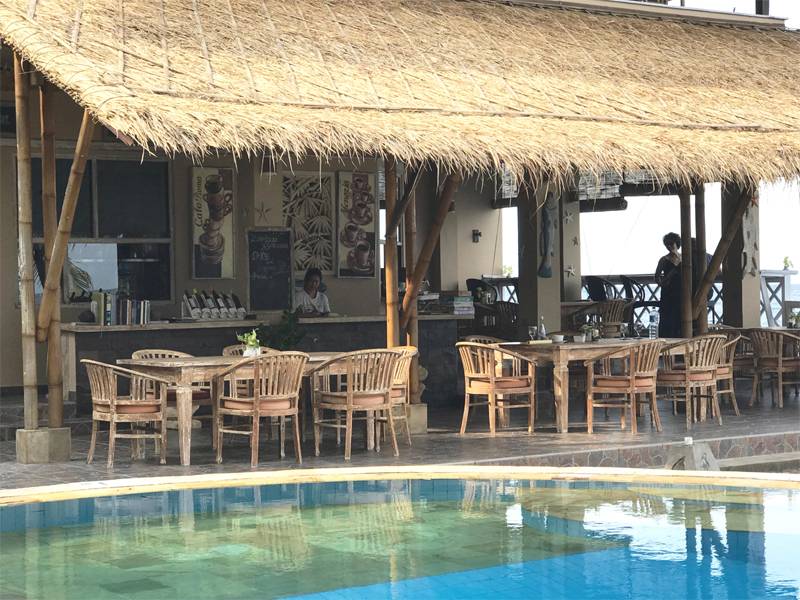 Tauchreise Bali | Bulambem Beach Resort | Restaurant mit Pool