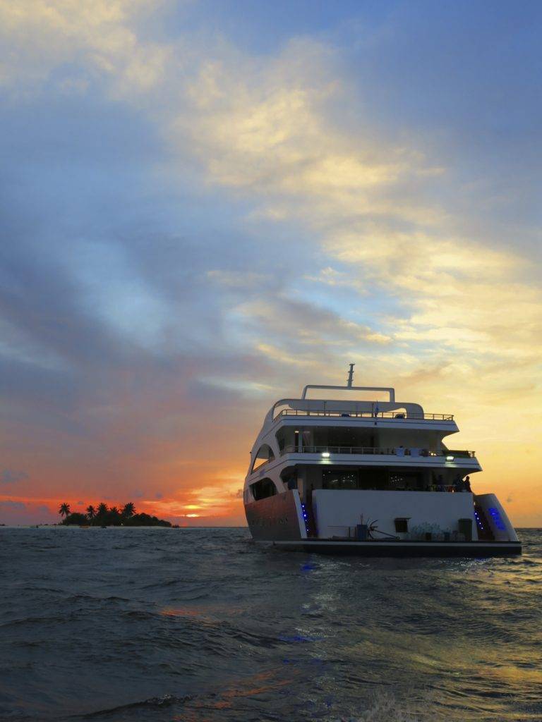 Tauchreise Malediven | Emperor Serenity | Außenansicht