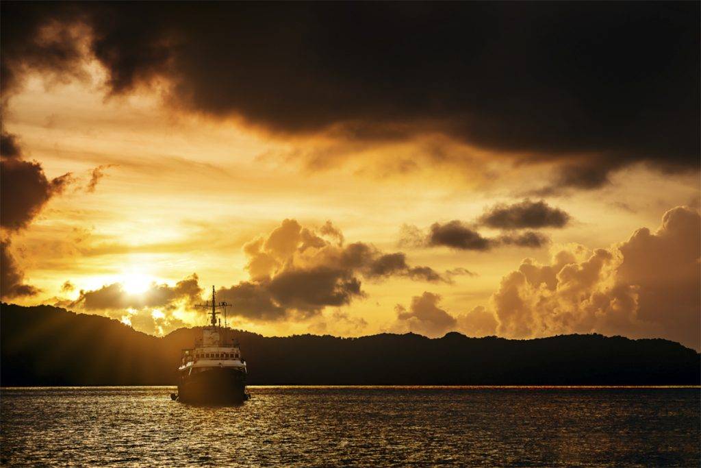 Tauchsafari Palau | Ocean Hunter III Tauchschiff |