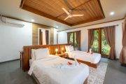 Murex Bangka Deluxe Hillside Cottage Twinbed Set Up